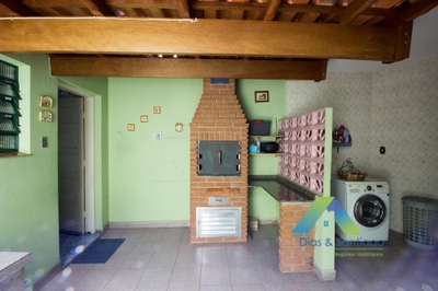 Casa, 3 quartos, 235 m² - Foto 2