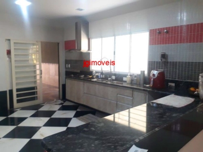 Casa, 3 quartos, 200 m² - Foto 1