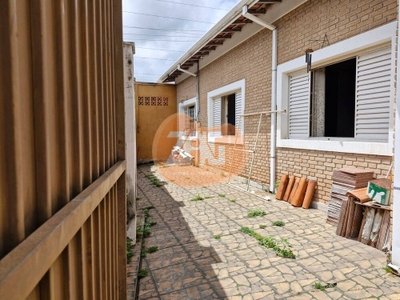 Casa, 3 quartos, 196 m² - Foto 1