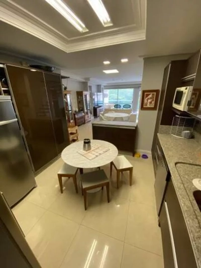 Apartamento, 3 quartos, 250 m² - Foto 1