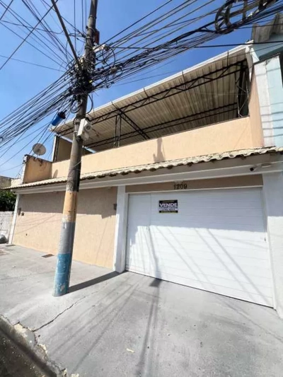 Casa, 3 quartos, 242 m² - Foto 1