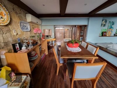 Casa, 4 quartos, 250 m² - Foto 2