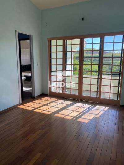 Casa, 4 quartos, 160 m² - Foto 1