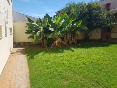 Casa, 3 quartos, 230 m² - Foto 2