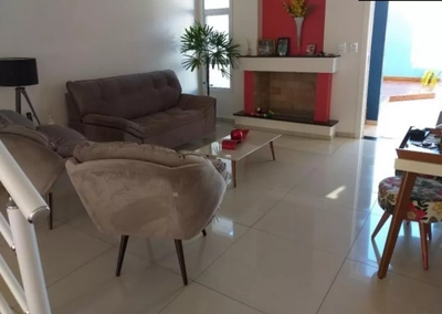 Casa, 3 quartos, 290 m² - Foto 1