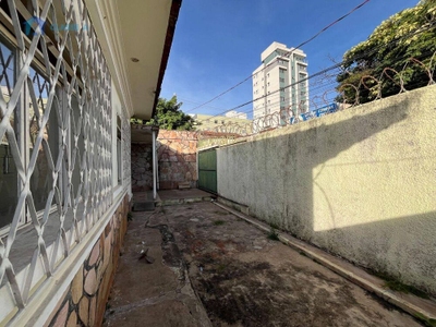 Casa, 4 quartos, 180 m² - Foto 1