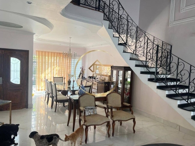 Casa, 4 quartos, 296 m² - Foto 1