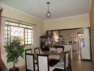 Casa, 3 quartos, 225 m² - Foto 1