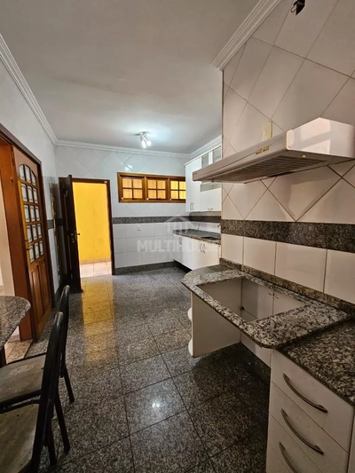 Casa, 3 quartos, 208 m² - Foto 2