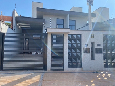 Casa, 3 quartos, 137 m² - Foto 1