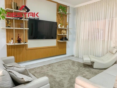 Casa, 3 quartos, 203 m² - Foto 1