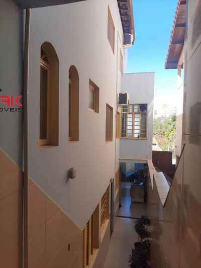 Casa, 5 quartos, 235 m² - Foto 3