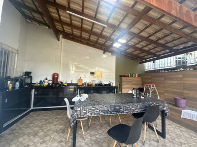 Casa, 3 quartos, 225 m² - Foto 2