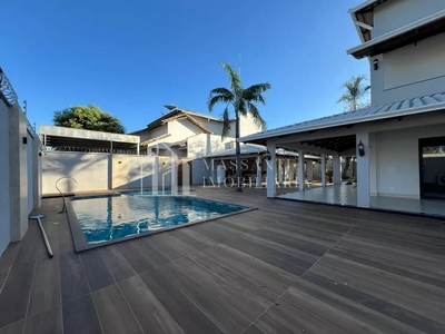 Sobrado, 3 quartos, 381 m² - Foto 1