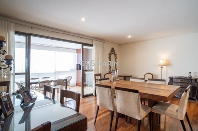 Apartamento, 3 quartos, 246 m² - Foto 1