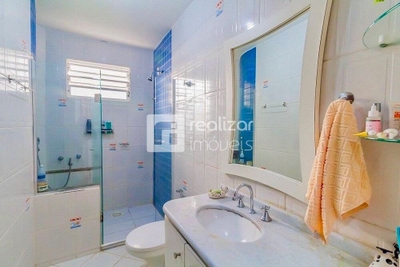 Casa, 5 quartos, 235 m² - Foto 1