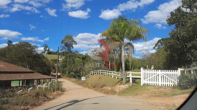 Chácara, 6 quartos, 2400 m² - Foto 1