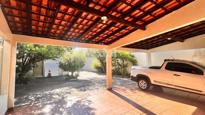 Casa, 4 quartos, 259 m² - Foto 1