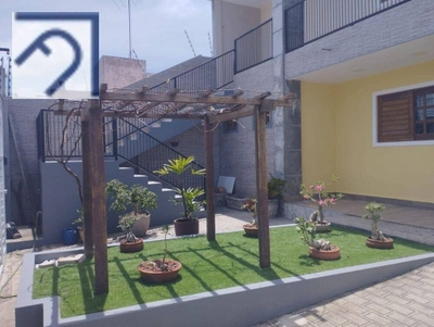 Casa, 6 quartos, 229 m² - Foto 1