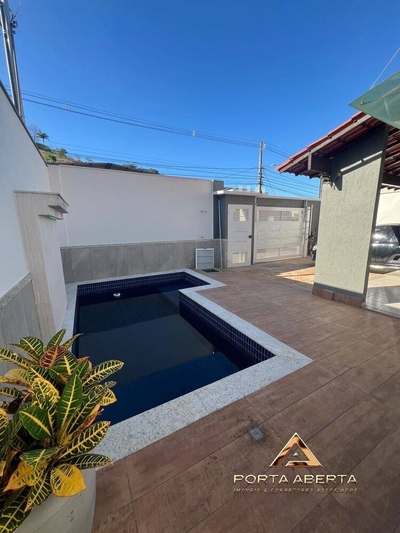 Casa, 4 quartos, 219 m² - Foto 1