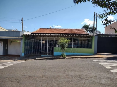 Casa, 3 quartos, 218 m² - Foto 1