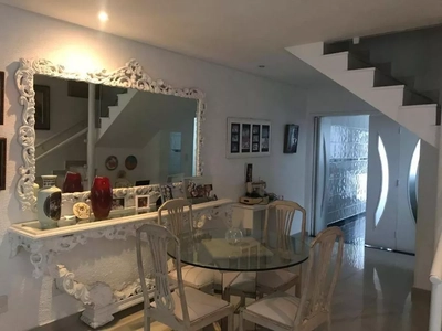Sobrado, 2 quartos, 241 m² - Foto 1