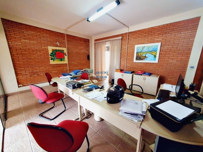 Casa, 3 quartos, 200 m² - Foto 1