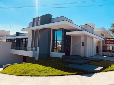 Casa, 3 quartos, 294 m² - Foto 1