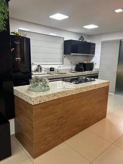 Apartamento, 3 quartos, 200 m² - Foto 1