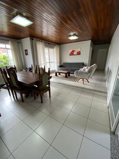 Casa, 7 quartos, 300 m² - Foto 1
