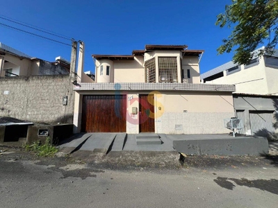 Casa, 4 quartos, 228 m² - Foto 1