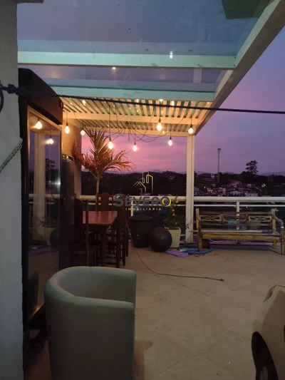 Casa, 4 quartos, 240 m² - Foto 1