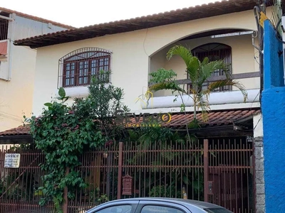 Casa, 3 quartos, 178 m² - Foto 1