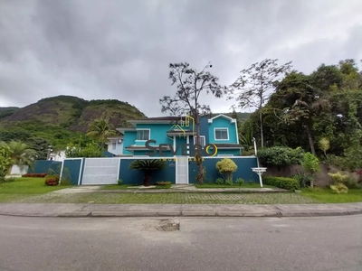 Casa, 4 quartos, 228 m² - Foto 1