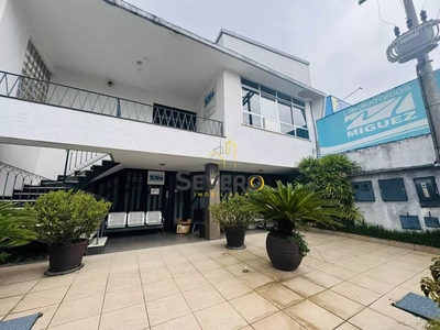 Casa, 5 quartos, 260 m² - Foto 1