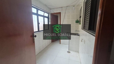 Casa, 5 quartos, 357 m² - Foto 1