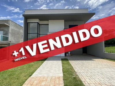 Casa, 4 quartos, 174 m² - Foto 1