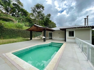 Casa, 4 quartos, 300 m² - Foto 1