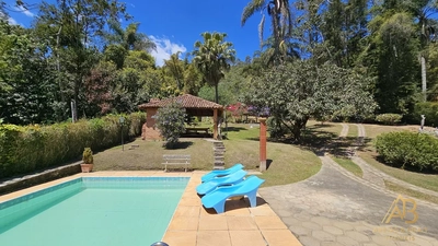 Chácara, 4 quartos, 2411 m² - Foto 1