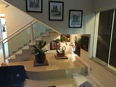 Sobrado, 3 quartos, 334 m² - Foto 1