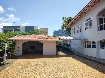 Casa, 4 quartos, 330 m² - Foto 1