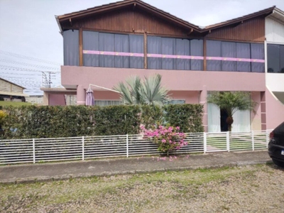 Casa, 3 quartos, 202 m² - Foto 1