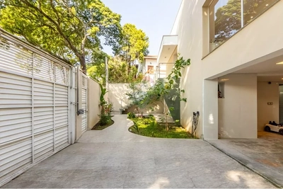 Casa, 4 quartos, 295 m² - Foto 1