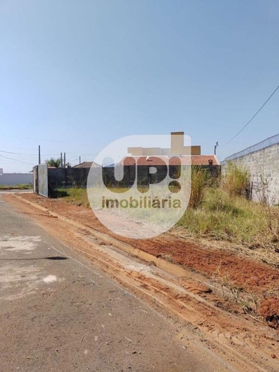 Loteamento e Condomínio, 400 m² - Foto 1