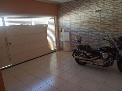 Casa, 3 quartos, 205 m² - Foto 1