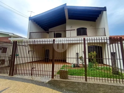 Sobrado, 5 quartos, 338 m² - Foto 1