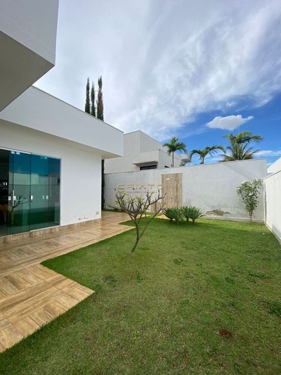 Casa, 3 quartos, 245 m² - Foto 1