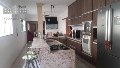 Casa, 4 quartos, 241 m² - Foto 1