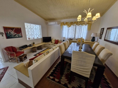 Casa, 4 quartos, 250 m² - Foto 1