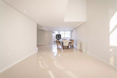 Casa, 3 quartos, 191 m² - Foto 1